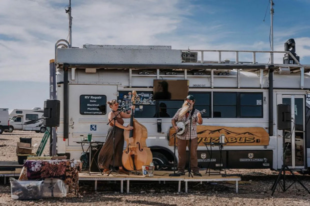 Live Music at Tommyknocker: Banjo Joe & Danielle